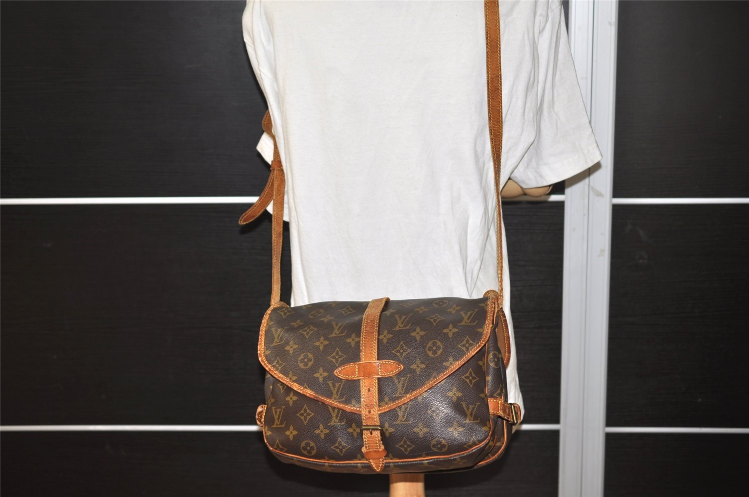Authentic Louis Vuitton Monogram Saumur 30 Shoulder Cross Bag M42256 Junk 8726I