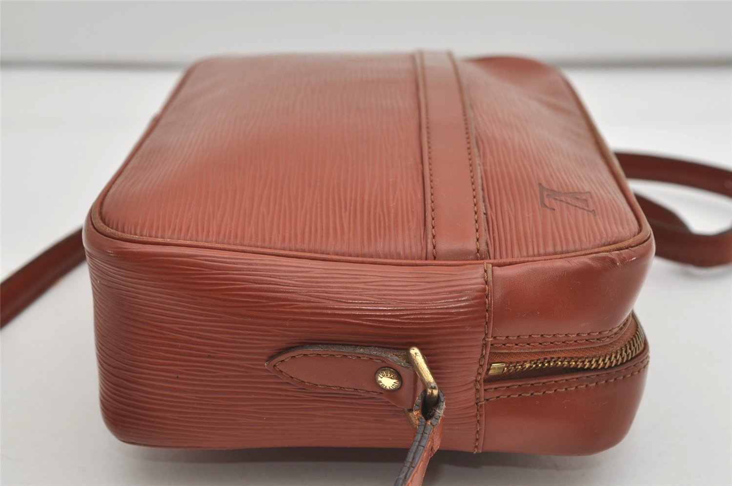 Authentic Louis Vuitton Epi Trocadero 27 Shoulder Cross Bag M52303 Brown 8728I
