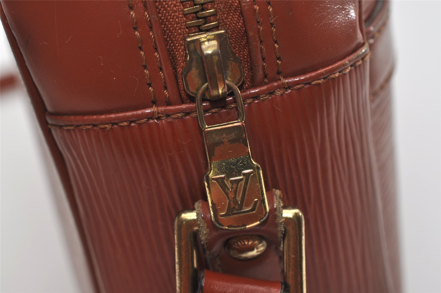 Authentic Louis Vuitton Epi Trocadero 27 Shoulder Cross Bag M52303 Brown 8728I