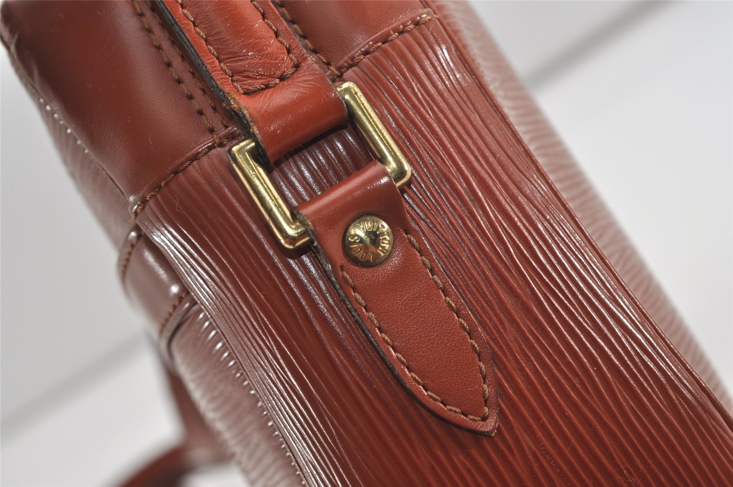 Authentic Louis Vuitton Epi Trocadero 27 Shoulder Cross Bag M52303 Brown 8728I