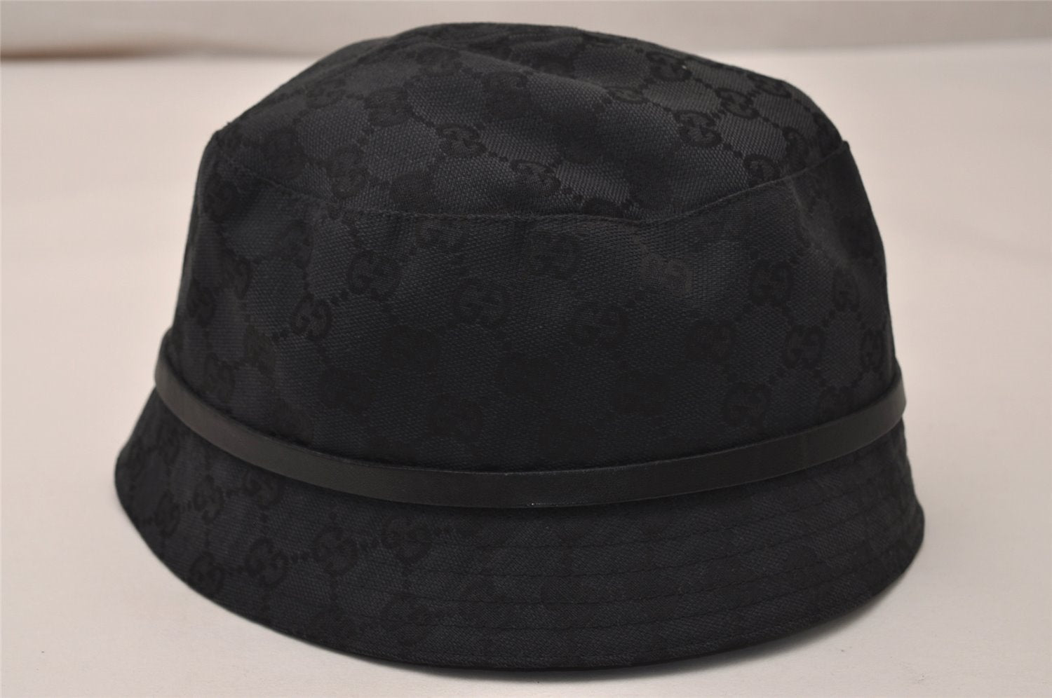 Authentic GUCCI Vintage Bucket Hat GG Canvas Leather Size L 22