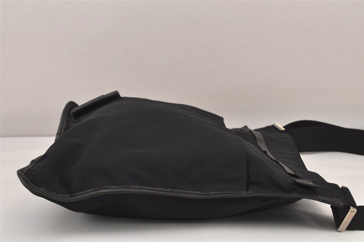 Authentic GUCCI Vintage Shoulder Cross Bag Nylon Leather 0190331 Black 8743M