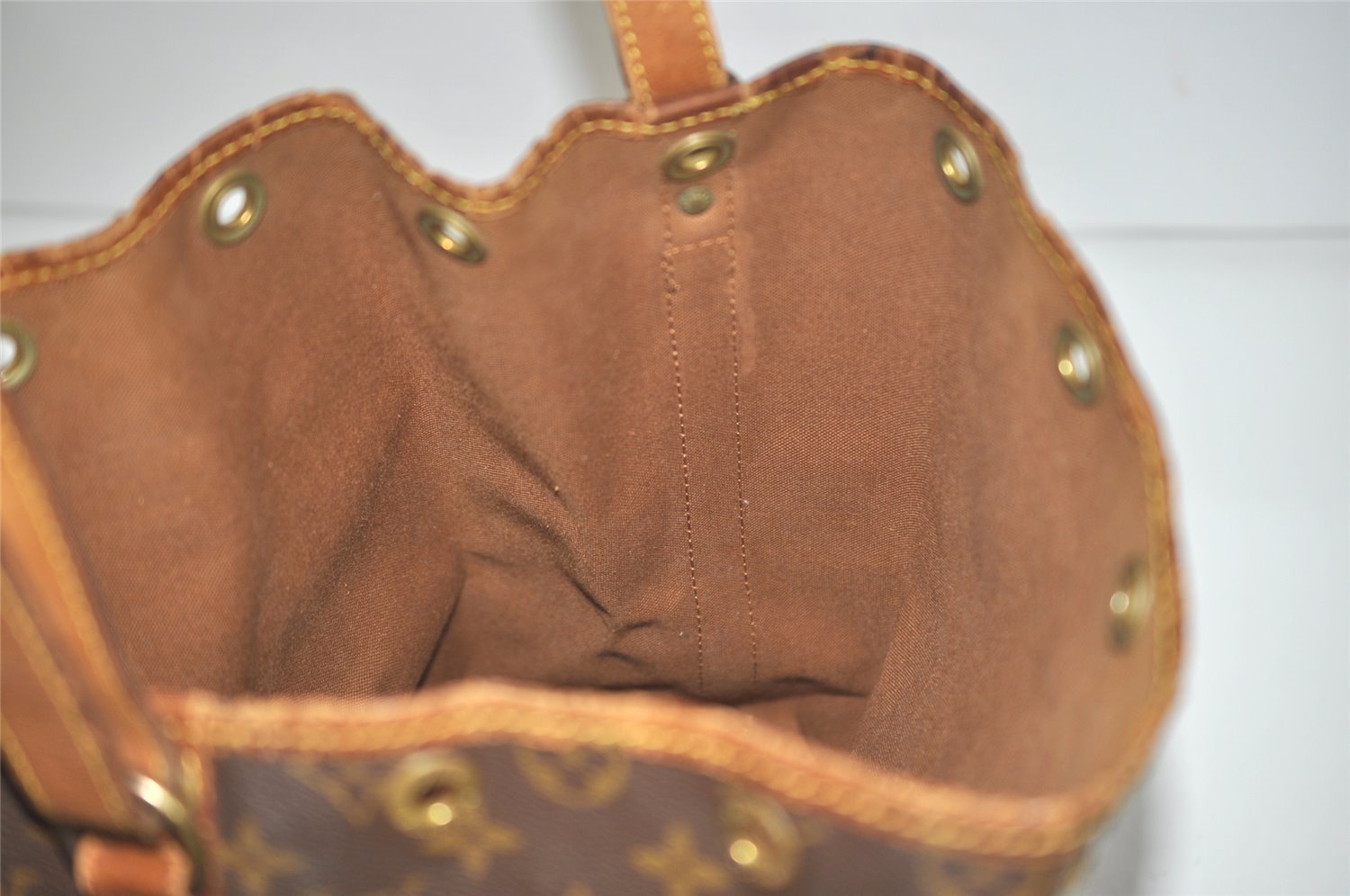 Authentic Louis Vuitton Monogram Noe Shoulder Drawstring Bag M42224 LV 8747I