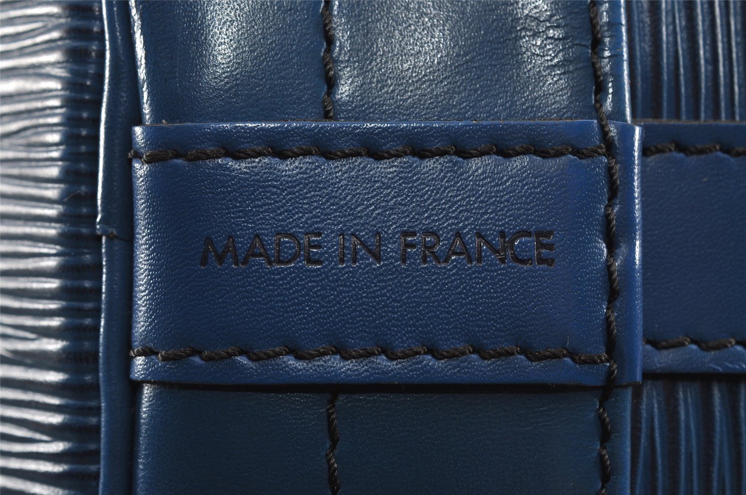 Authentic Louis Vuitton Epi Noe Shoulder Drawstring Bag Blue M44005 LV 8753J