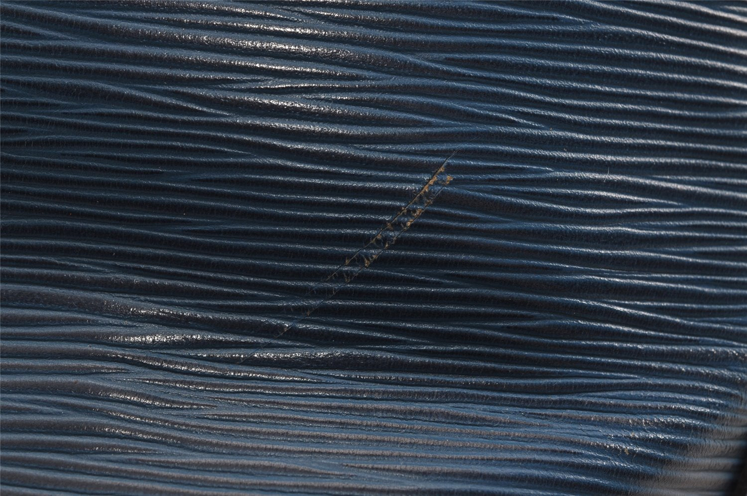 Authentic Louis Vuitton Epi Noe Shoulder Drawstring Bag Blue M44005 LV 8753J