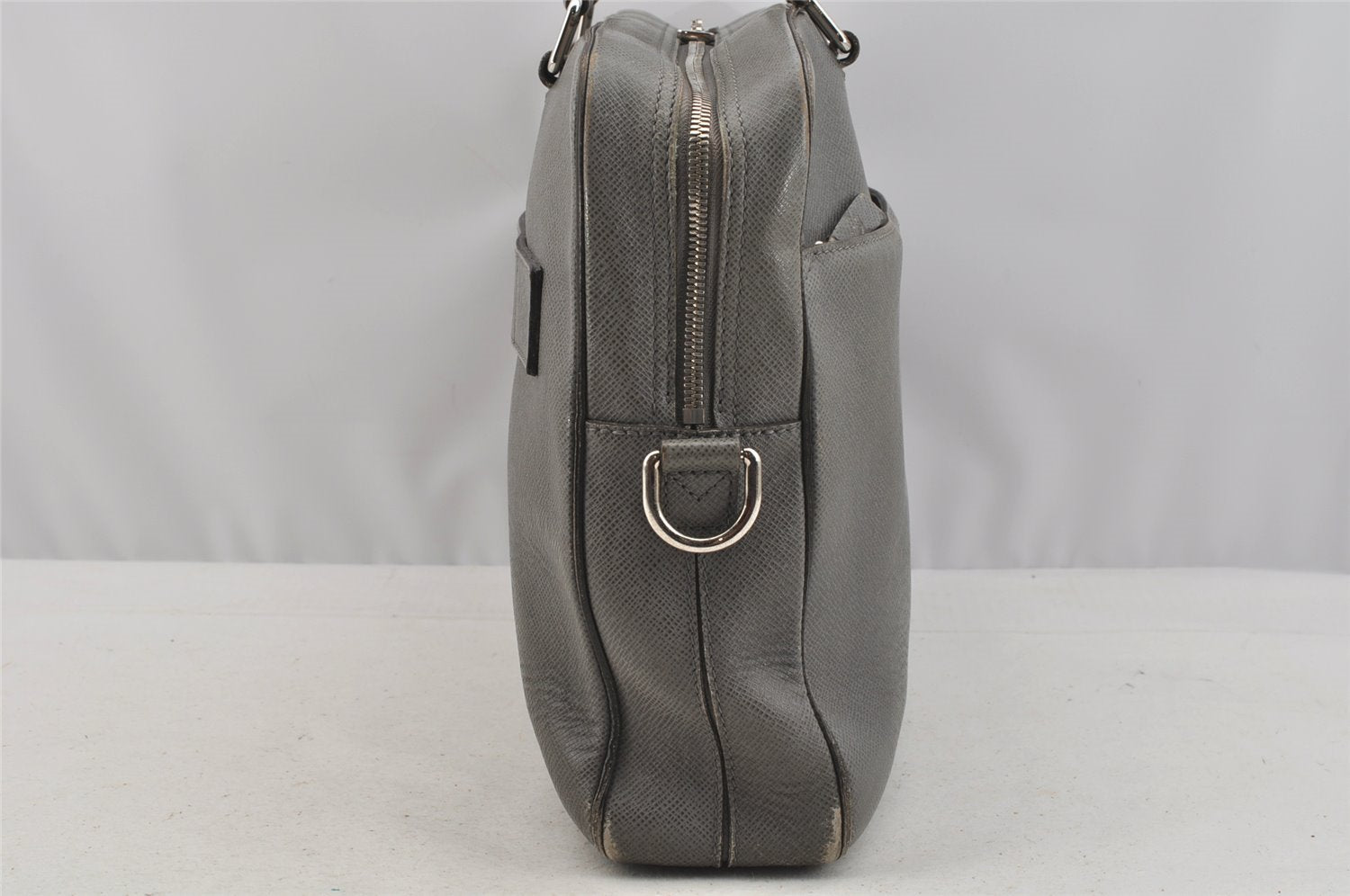 Auth Louis Vuitton Taiga Porte Documents Business Briefcase M32711 Gray 8756I