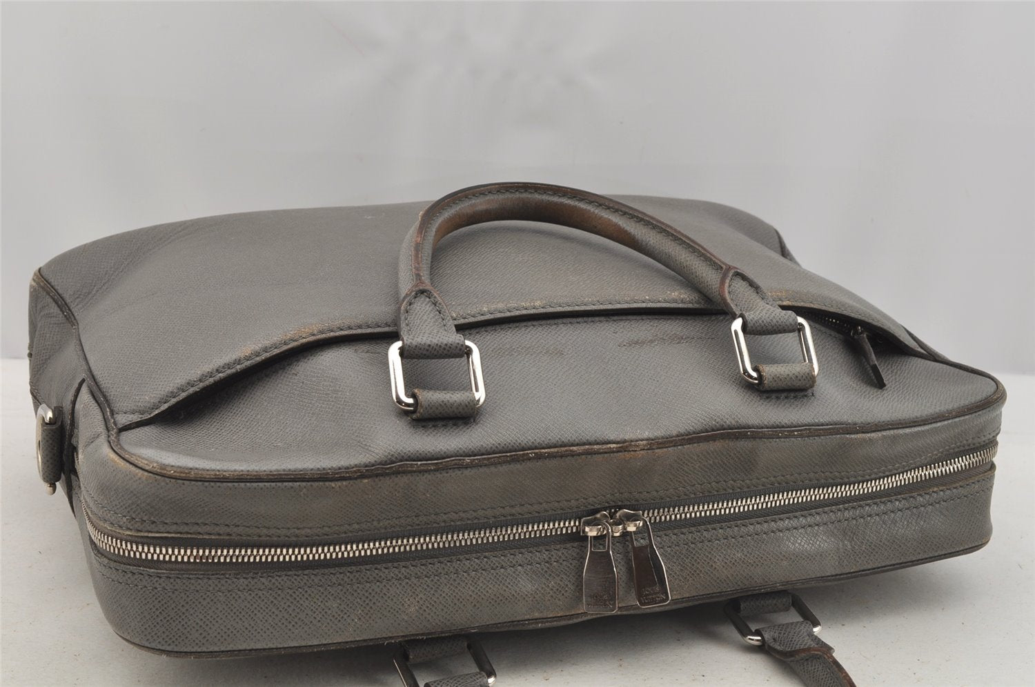 Auth Louis Vuitton Taiga Porte Documents Business Briefcase M32711 Gray 8756I