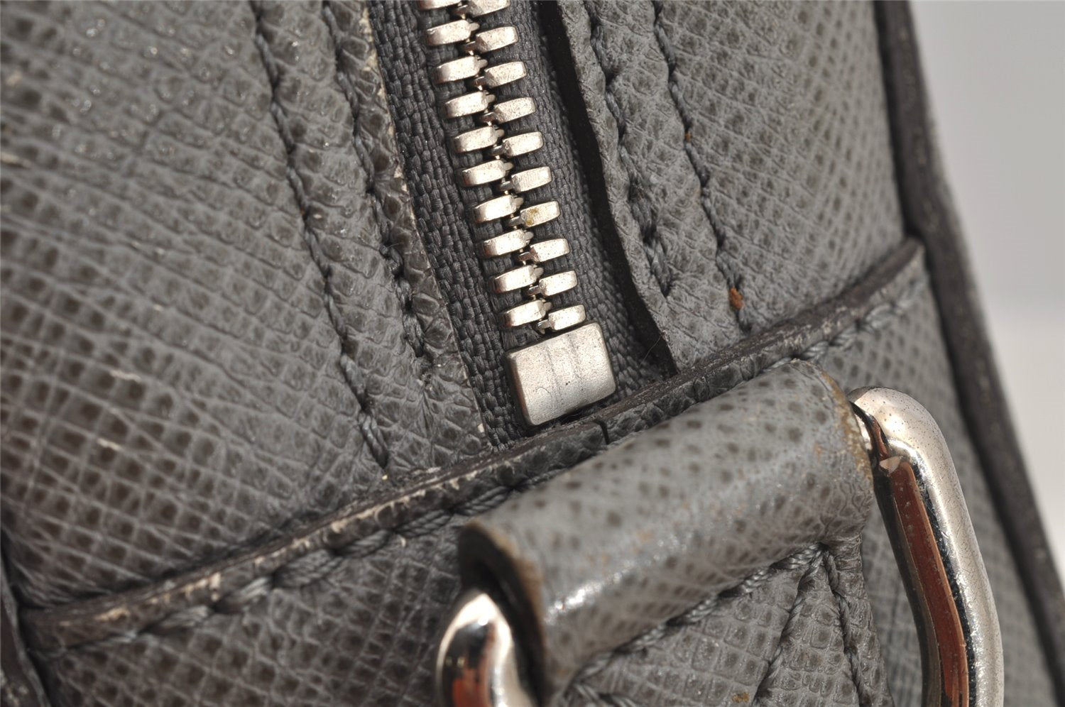 Auth Louis Vuitton Taiga Porte Documents Business Briefcase M32711 Gray 8756I