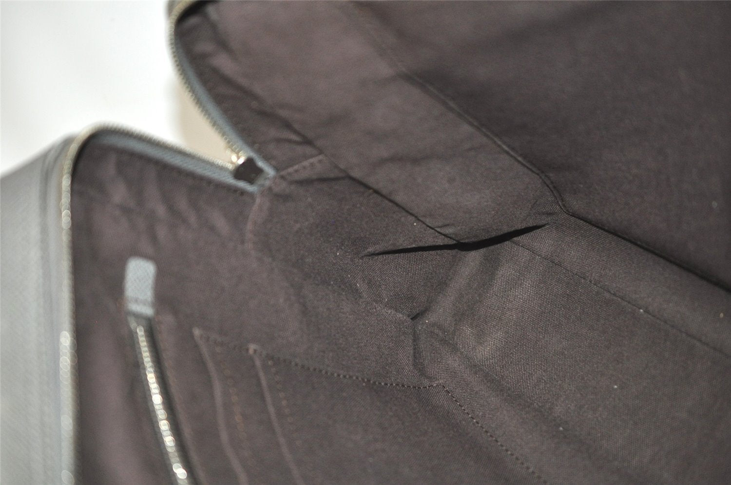 Auth Louis Vuitton Taiga Porte Documents Business Briefcase M32711 Gray 8756I