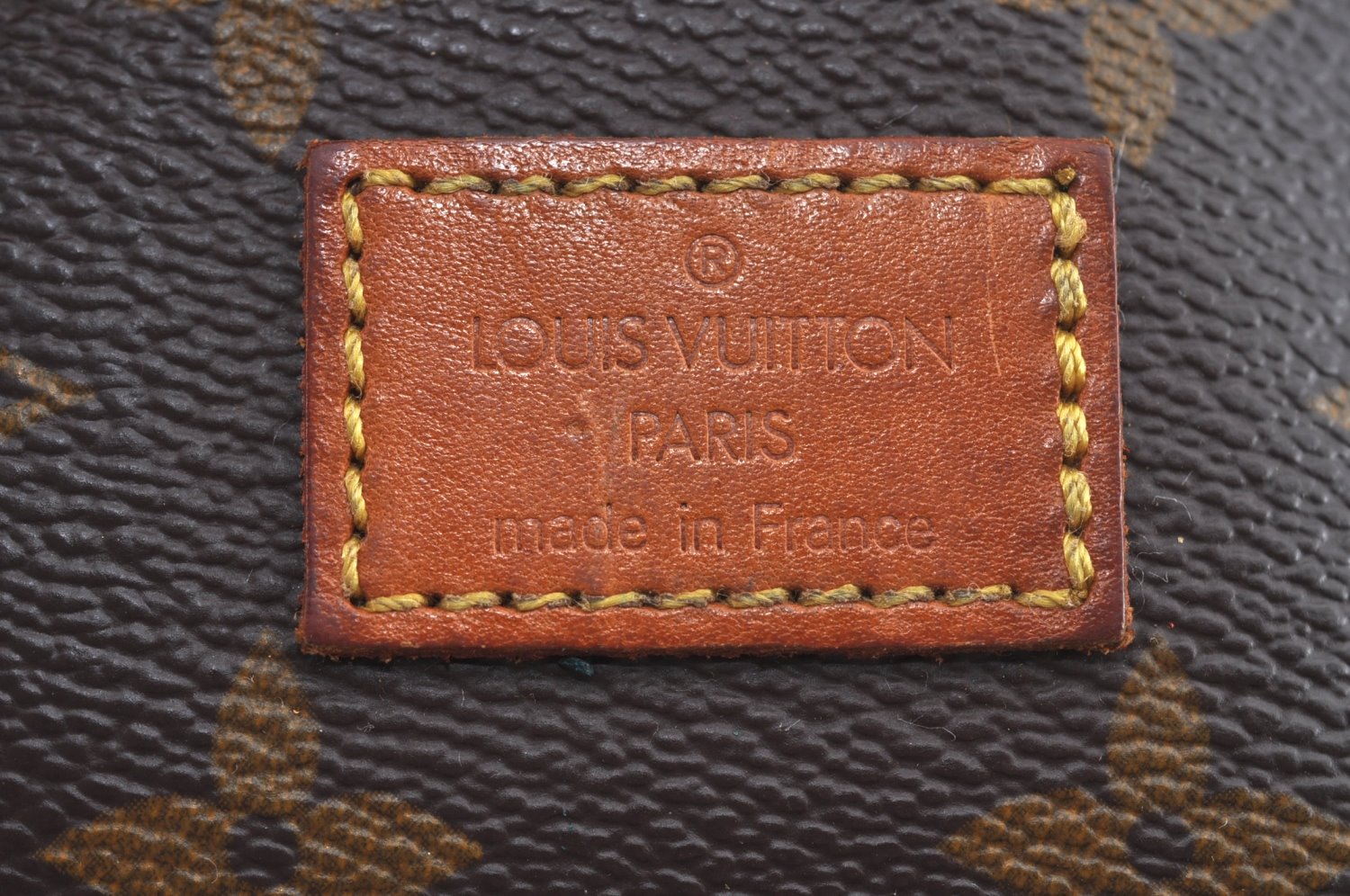 Authentic Louis Vuitton Monogram Saumur 30 Shoulder Cross Bag M42256 LV 8767H