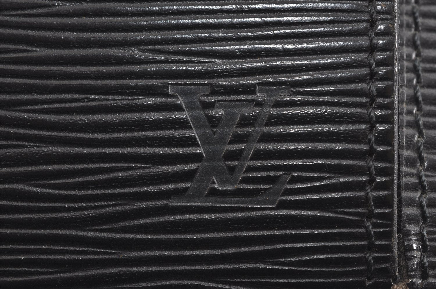 Authentic Louis Vuitton Epi Sellier Dragonne Clutch Bag Black M52612 LV 8767I