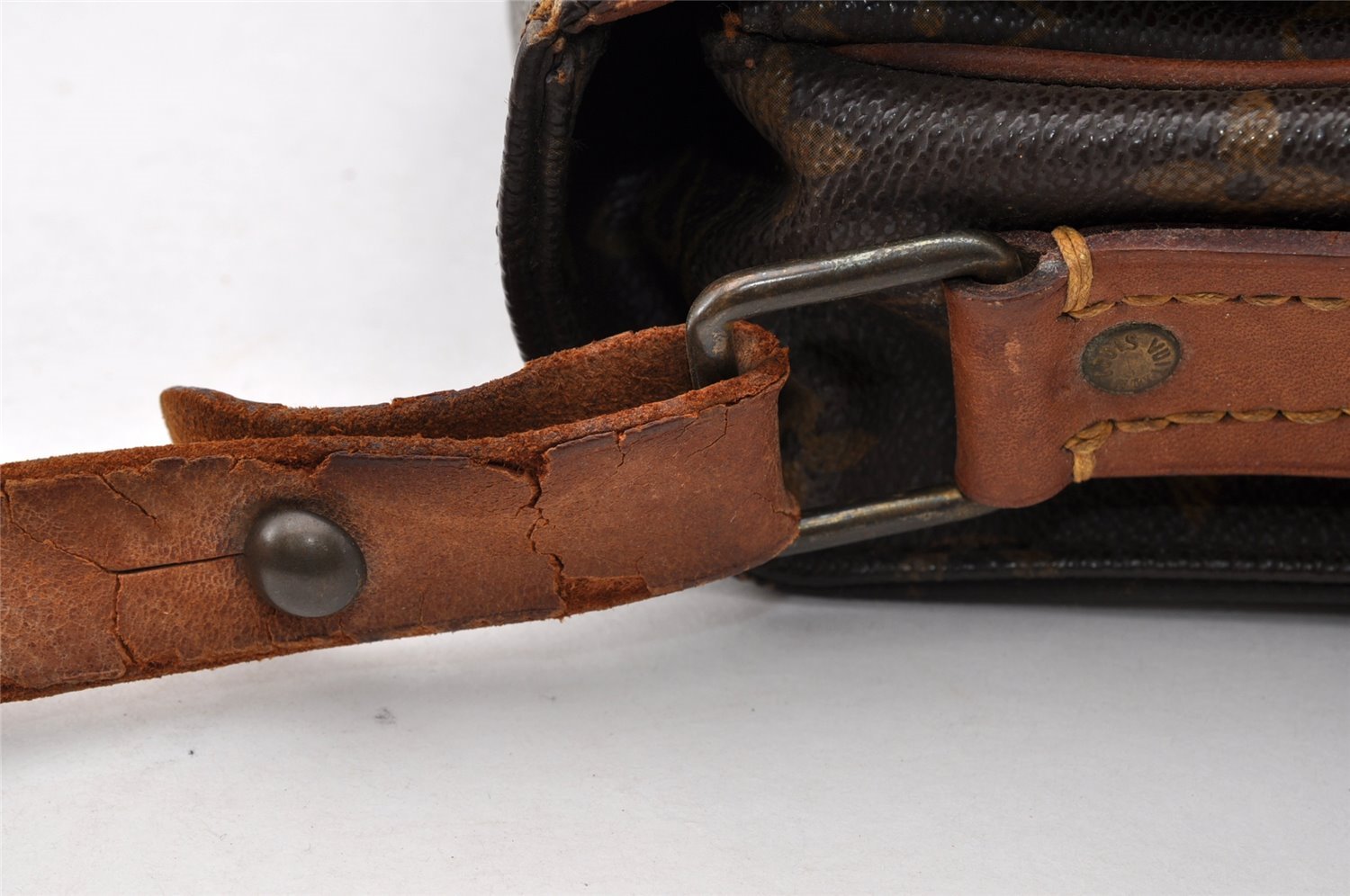 Authentic Louis Vuitton Monogram Cartouchiere MM M51253 Shoulder Bag Junk 8768I