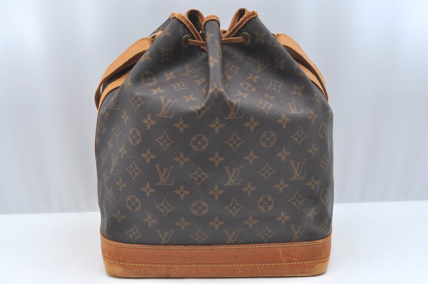 Authentic Louis Vuitton Monogram Noe Shoulder Drawstring Bag M42224 LV 8773I