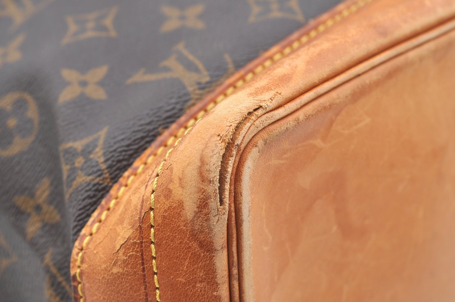 Authentic Louis Vuitton Monogram Noe Shoulder Drawstring Bag M42224 LV 8773I