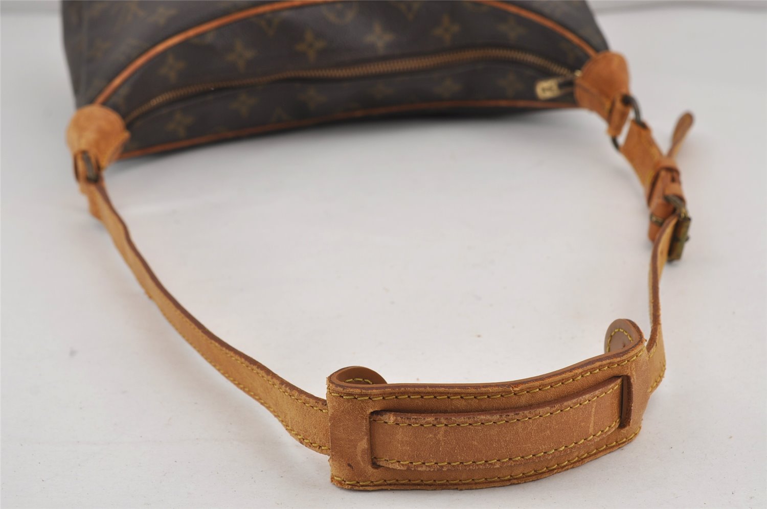 Authentic Louis Vuitton Monogram Boulogne 30 Shoulder Cross Bag M52165 LV 8774J