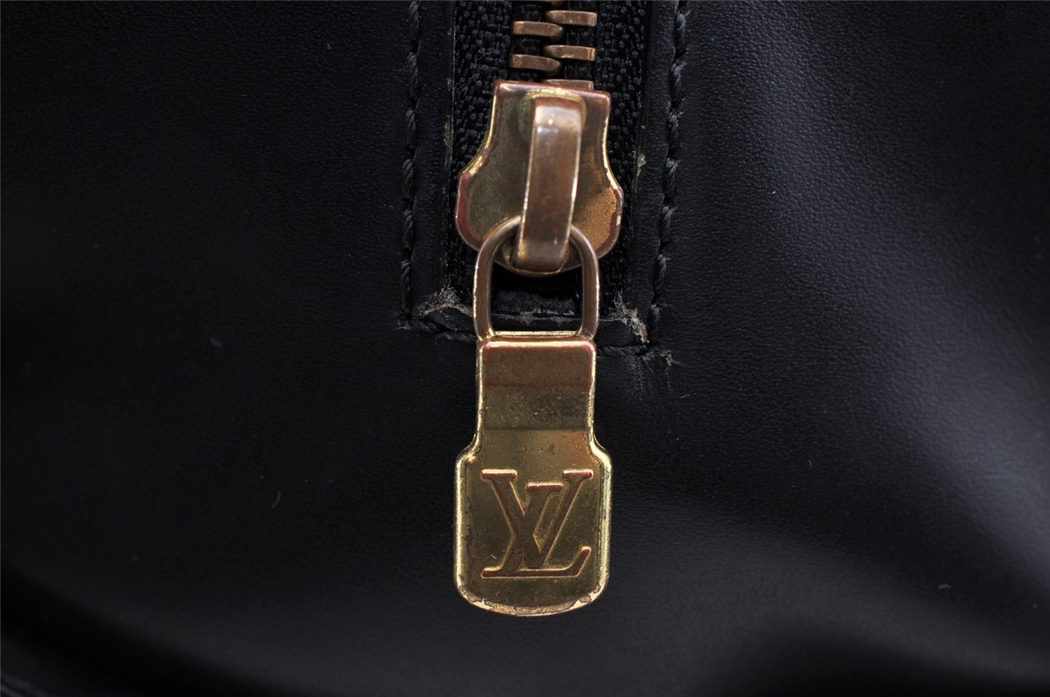 Authentic Louis Vuitton Epi Soufflot Black Hand Bag M52222 LV Junk 8775I