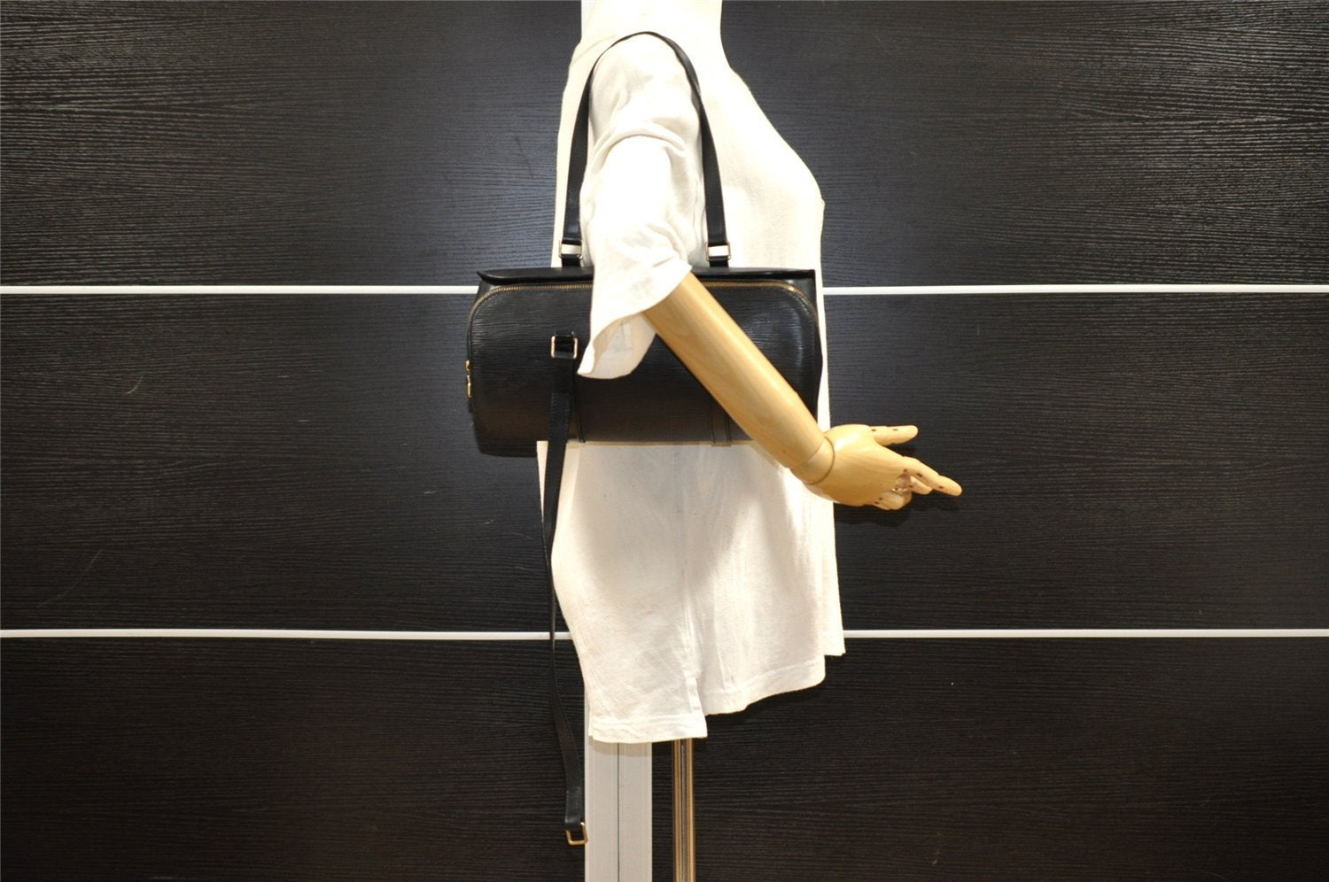 Authentic Louis Vuitton Epi Soufflot Black Hand Bag M52222 LV Junk 8775I