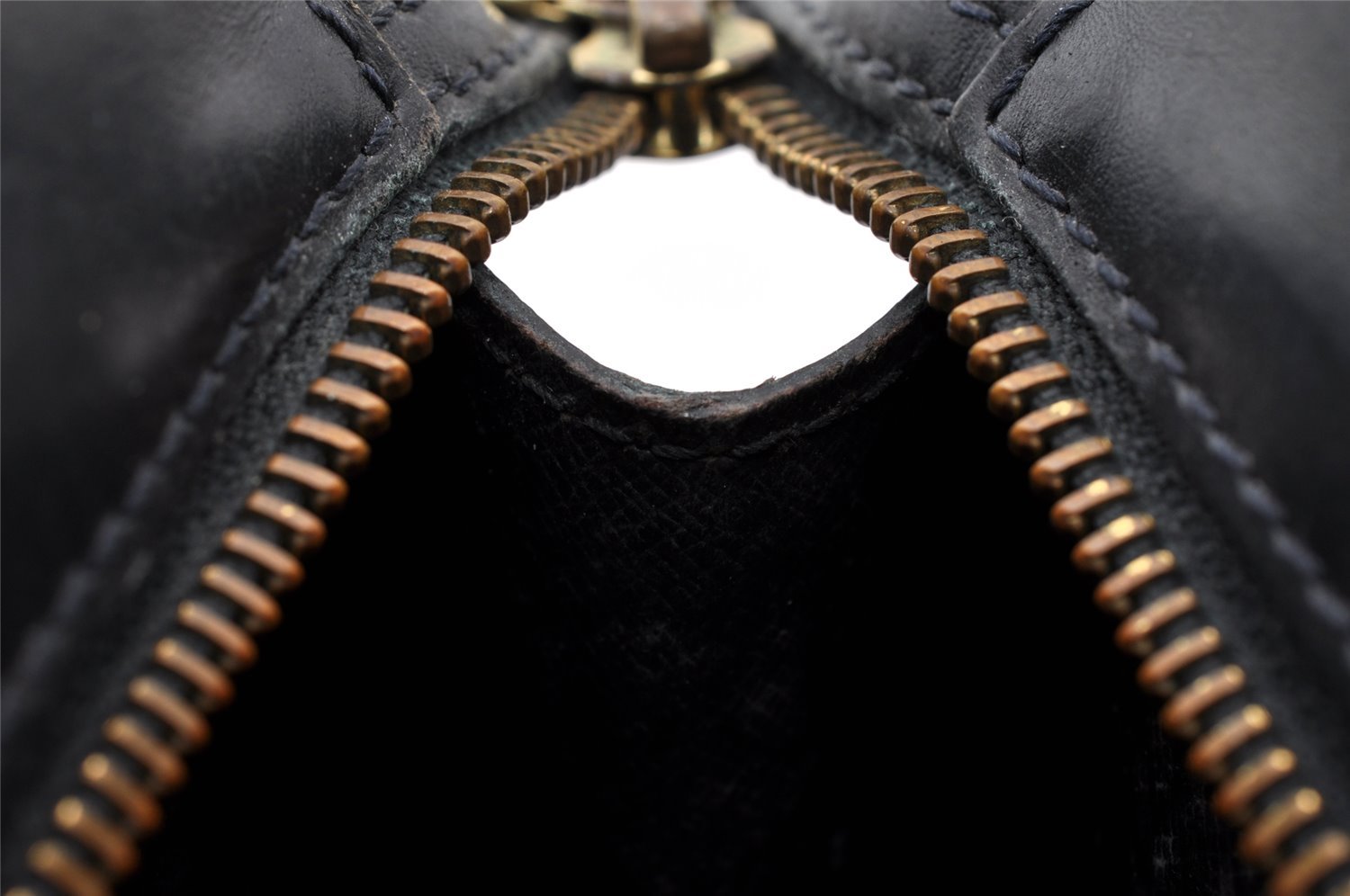 Authentic Louis Vuitton Epi Pochette Homme Clutch Hand Bag Black M52522 LV 8784I