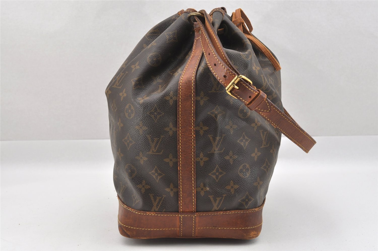 Authentic Louis Vuitton Monogram Noe Shoulder Drawstring Bag M42224 LV 8787I