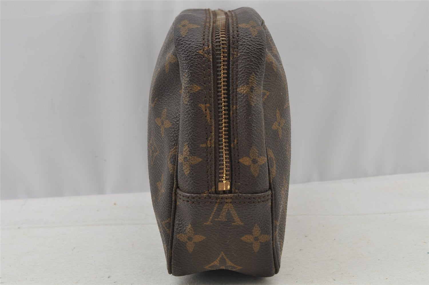 Auth Louis Vuitton Monogram Trousse Toilette 23 Clutch Hand Bag M47524 LV 8788I