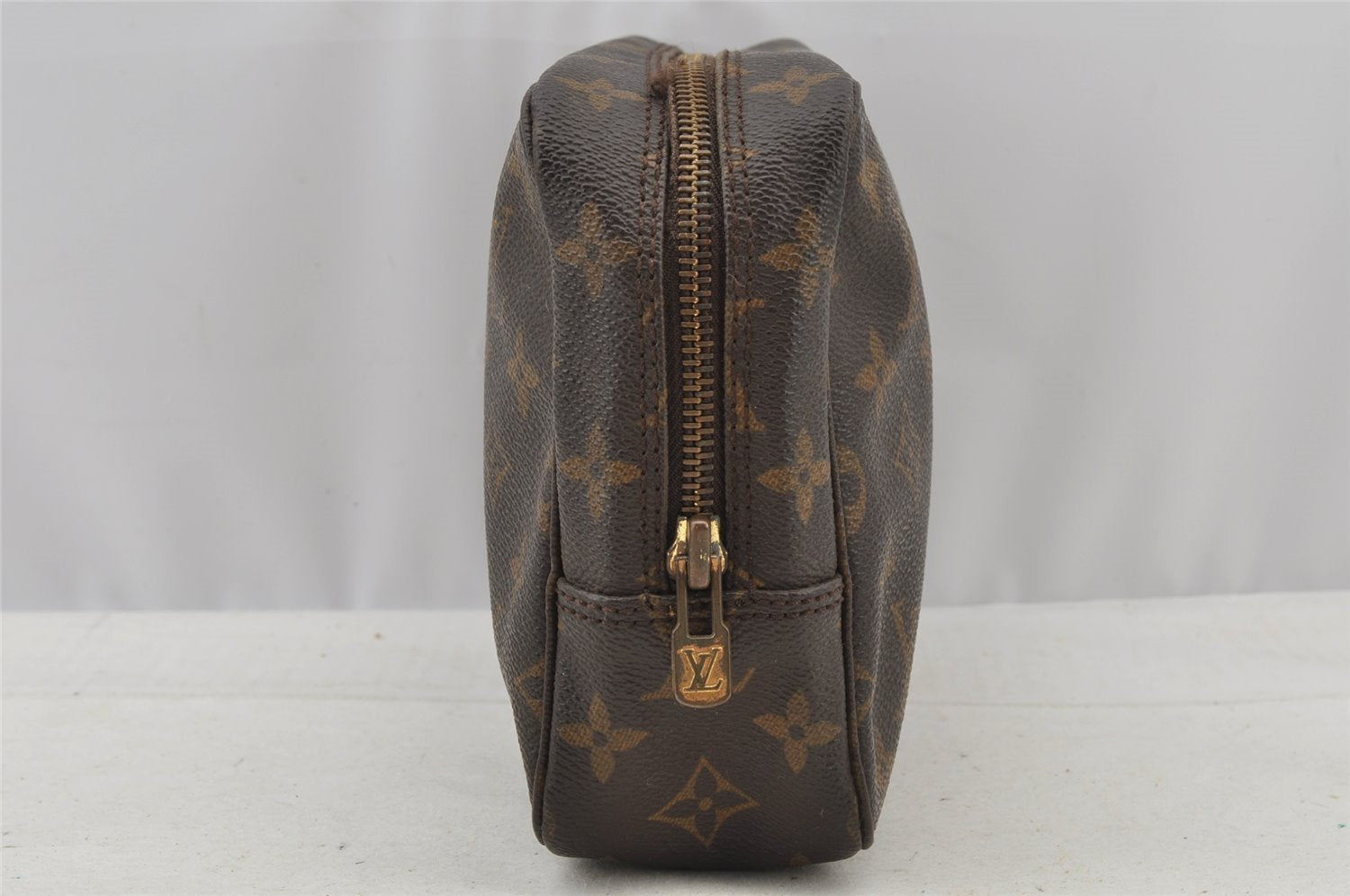 Auth Louis Vuitton Monogram Trousse Toilette 23 Clutch Hand Bag M47524 LV 8788I