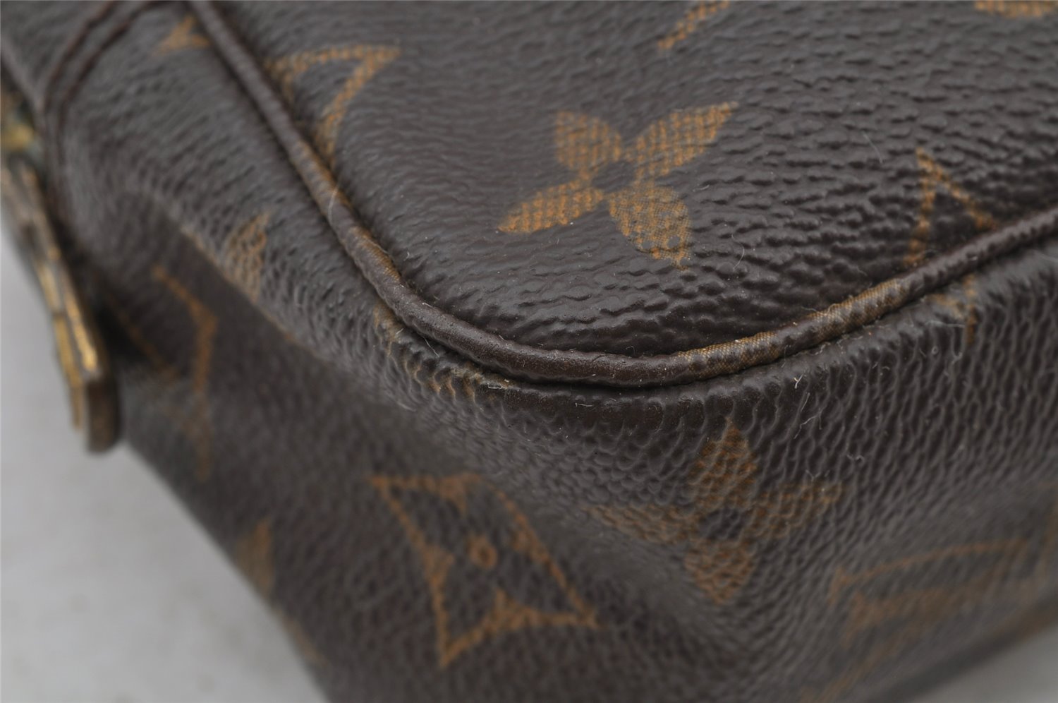 Auth Louis Vuitton Monogram Trousse Toilette 23 Clutch Hand Bag M47524 LV 8788I