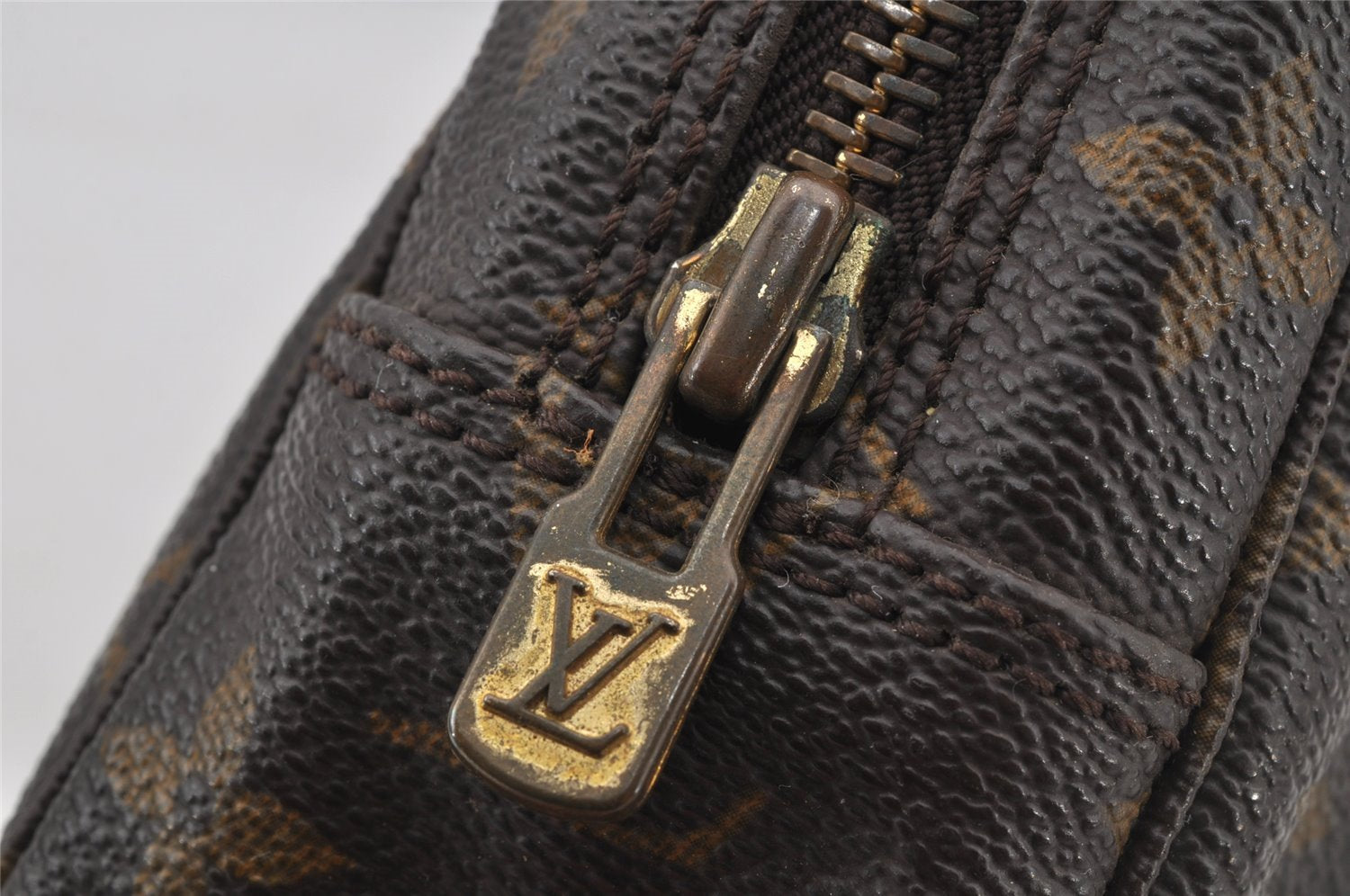 Auth Louis Vuitton Monogram Trousse Toilette 23 Clutch Hand Bag M47524 LV 8788I