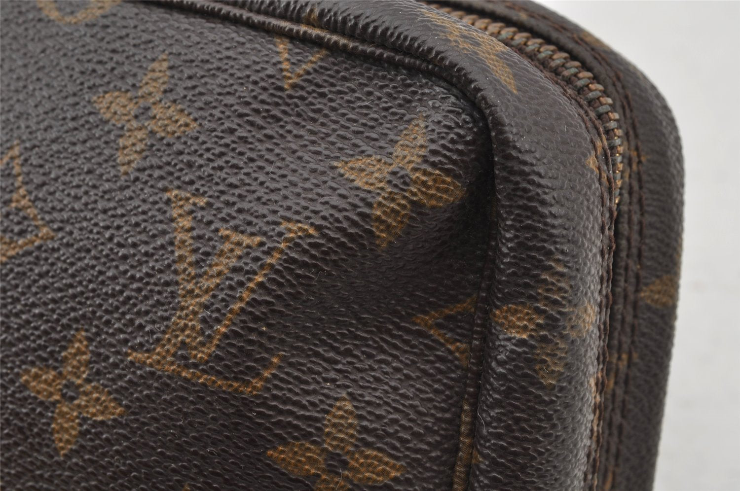 Auth Louis Vuitton Monogram Trousse Toilette 23 Clutch Hand Bag M47524 LV 8788I