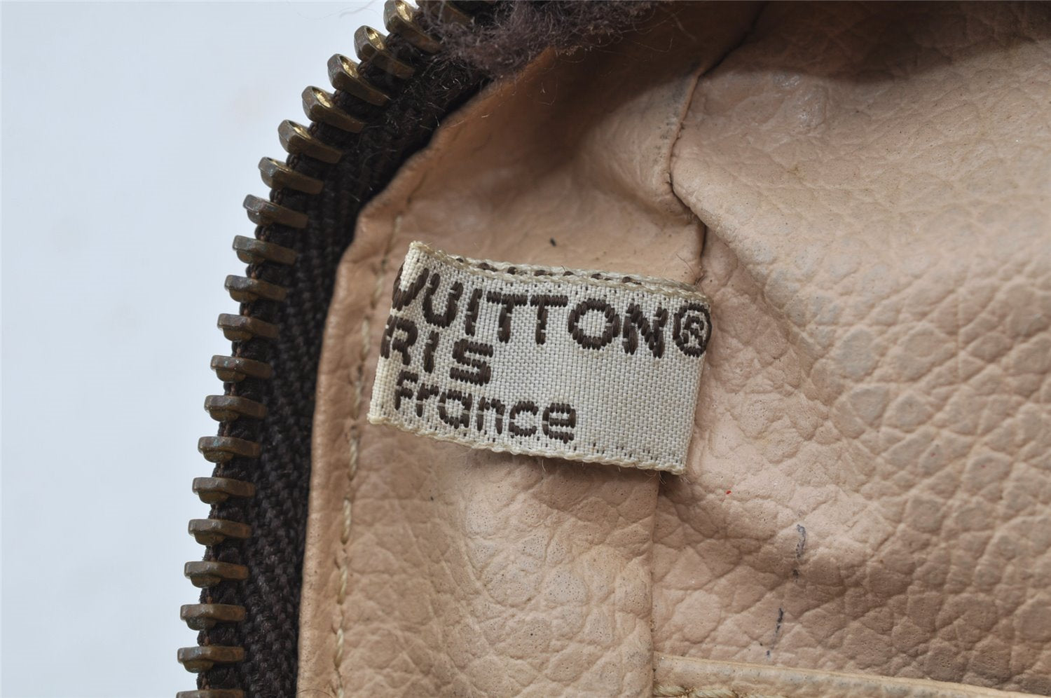 Auth Louis Vuitton Monogram Trousse Toilette 23 Clutch Hand Bag M47524 LV 8788I