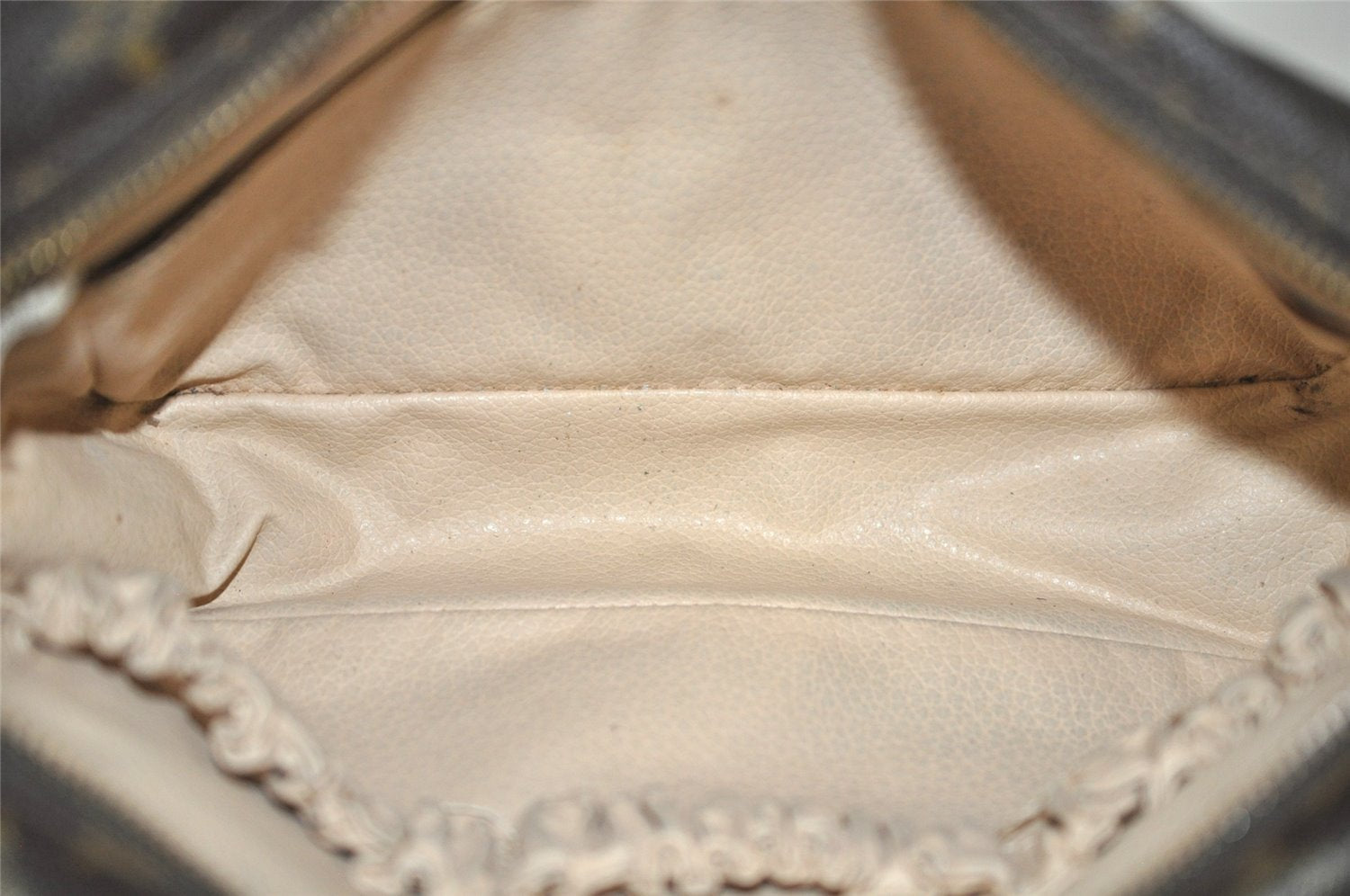 Auth Louis Vuitton Monogram Trousse Toilette 23 Clutch Hand Bag M47524 LV 8788I