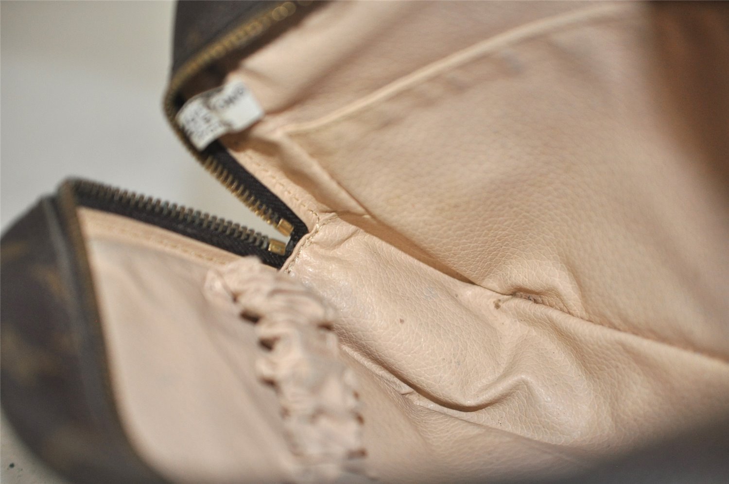 Auth Louis Vuitton Monogram Trousse Toilette 23 Clutch Hand Bag M47524 LV 8788I