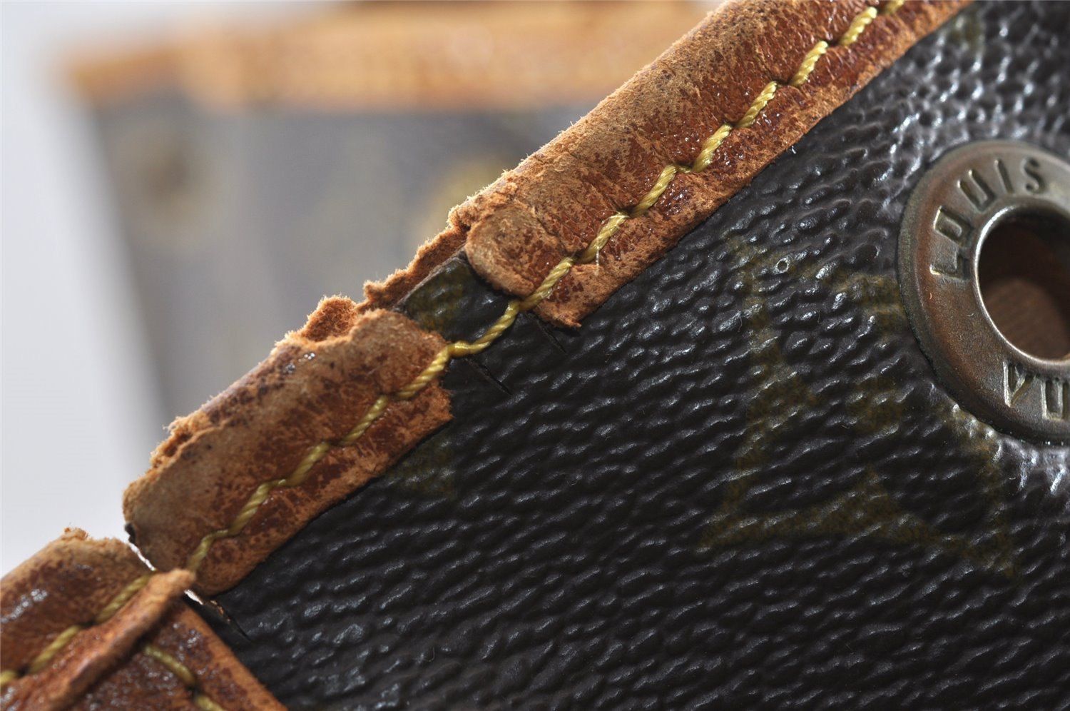 Authentic Louis Vuitton Monogram Noe Shoulder Drawstring Bag M42224 LV 8789I