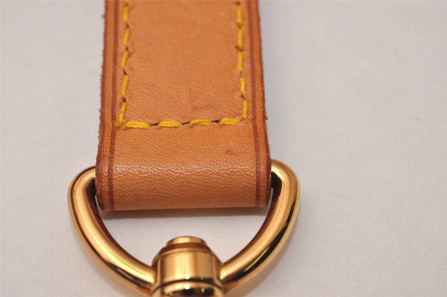 Authentic Louis Vuitton Leather Shoulder Strap Beige 40.4-47.6