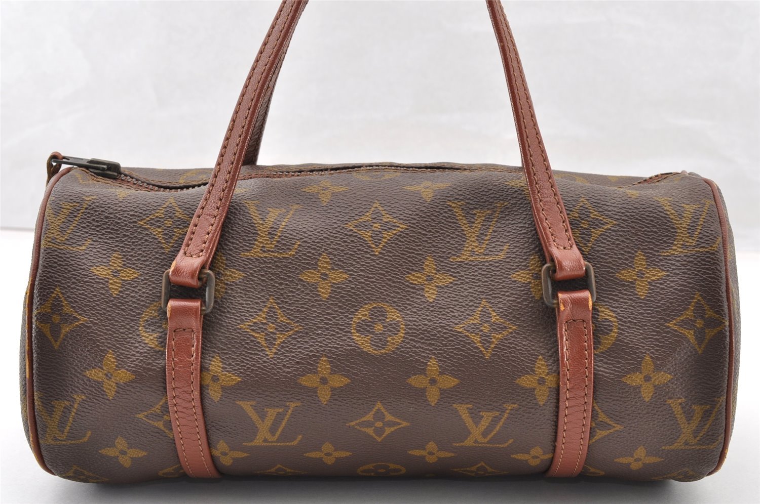 Authentic Louis Vuitton Monogram Papillon 26 Hand Bag Old Model LV 8801I