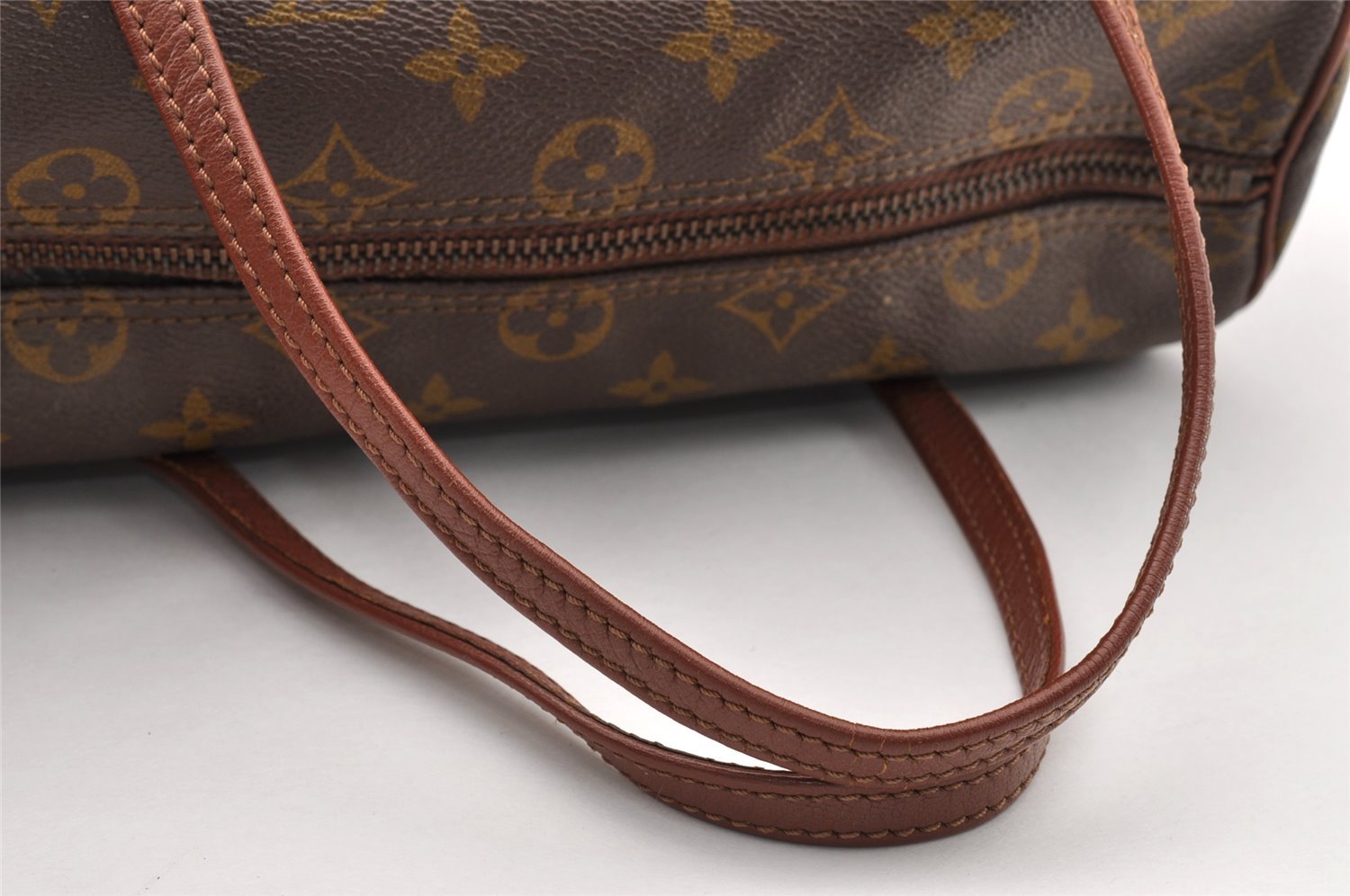 Authentic Louis Vuitton Monogram Papillon 26 Hand Bag Old Model LV 8801I