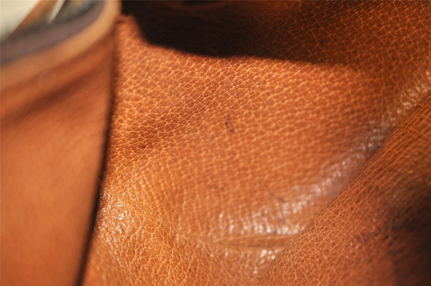 Authentic Louis Vuitton Monogram Papillon 26 Hand Bag Old Model LV 8801I