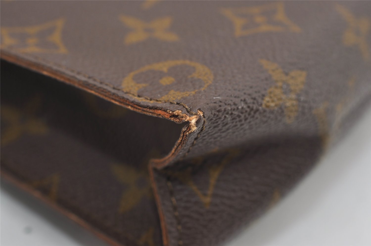 Auth Louis Vuitton Monogram Poche Toilette 26 Cosmetics Pouch Old Model LV 8803I