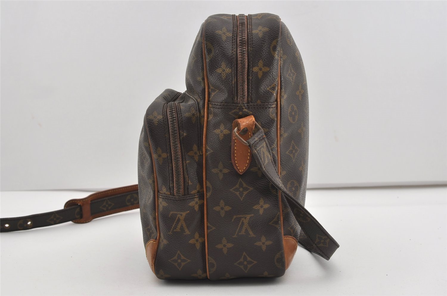 Authentic Louis Vuitton Monogram Amazone GM Shoulder Cross Bag M45232 Junk 8809I