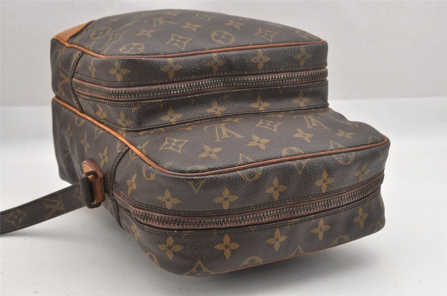 Authentic Louis Vuitton Monogram Amazone GM Shoulder Cross Bag M45232 Junk 8809I