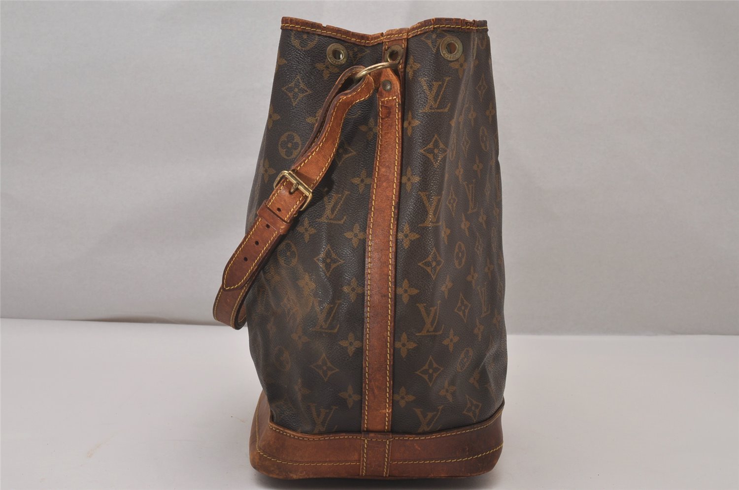 Authentic Louis Vuitton Monogram Noe Shoulder Drawstring Bag M42224 LV 8810I