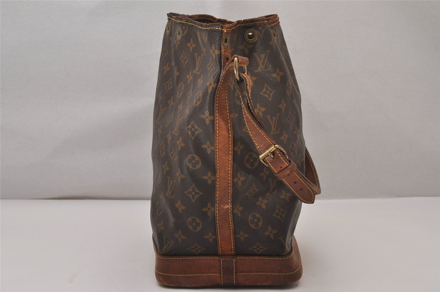 Authentic Louis Vuitton Monogram Noe Shoulder Drawstring Bag M42224 LV 8810I