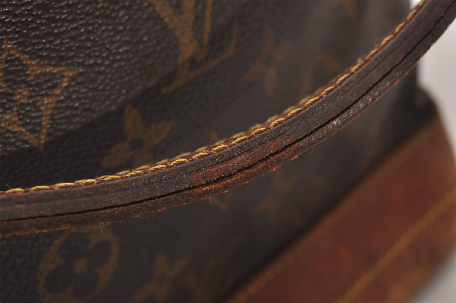 Authentic Louis Vuitton Monogram Noe Shoulder Drawstring Bag M42224 LV 8810I