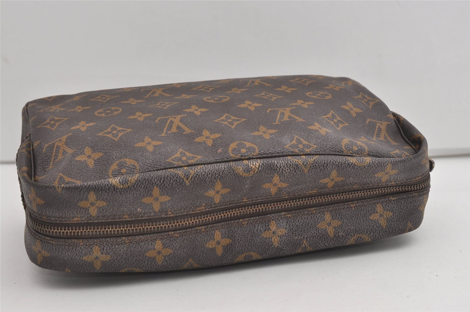 Auth Louis Vuitton Monogram Trousse Toilette 28 Clutch Hand Bag M47522 LV 8815I