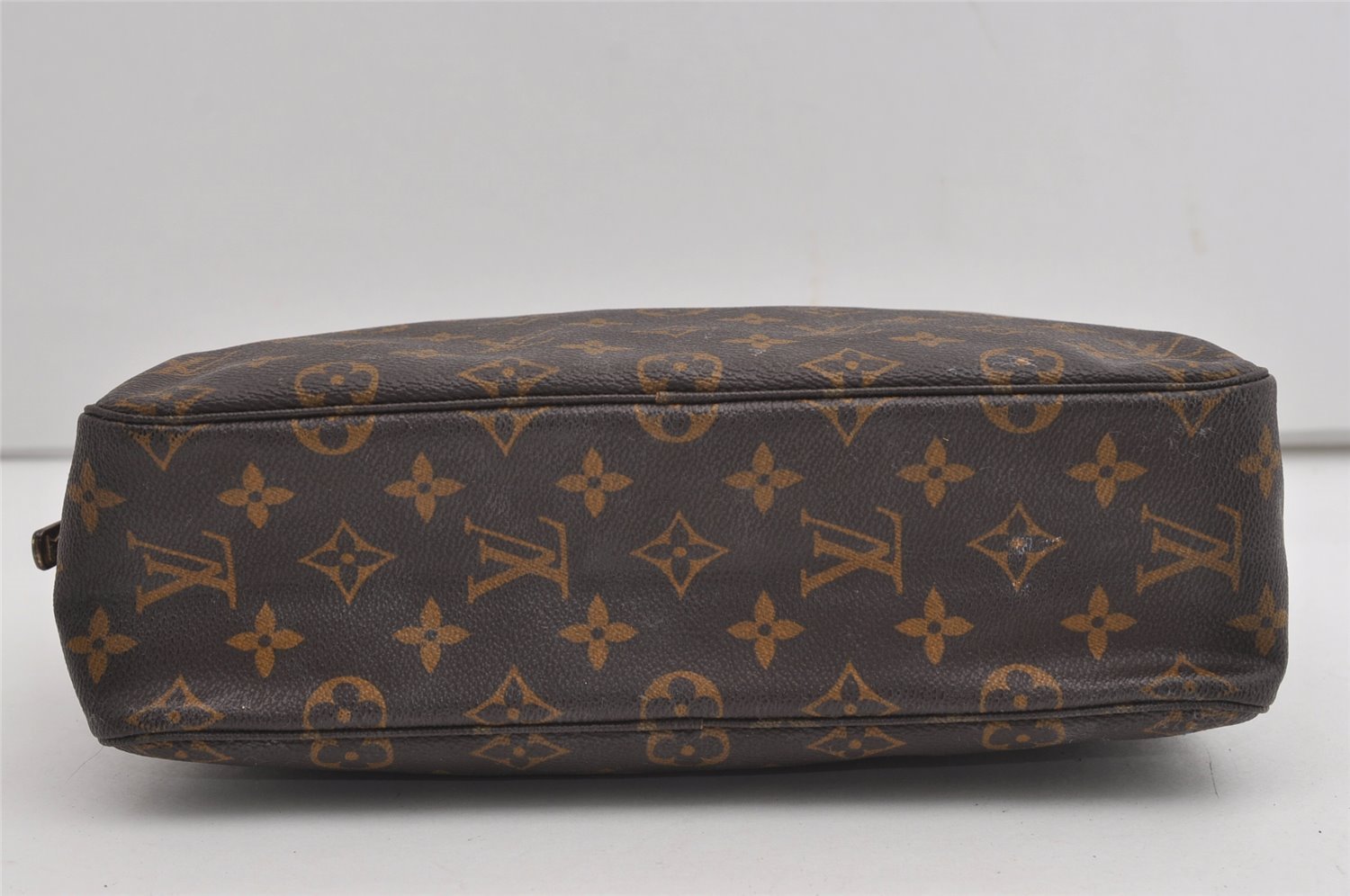 Auth Louis Vuitton Monogram Trousse Toilette 28 Clutch Hand Bag M47522 LV 8815I