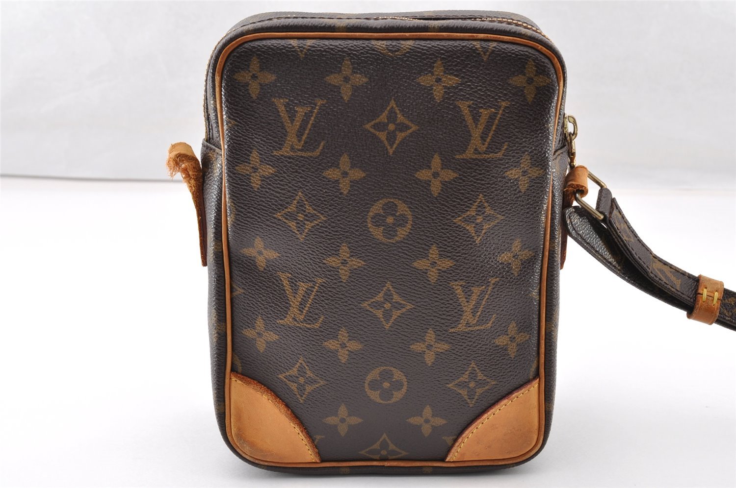 Authentic Louis Vuitton Monogram Amazone Shoulder Cross Bag M45236 Junk 8830I