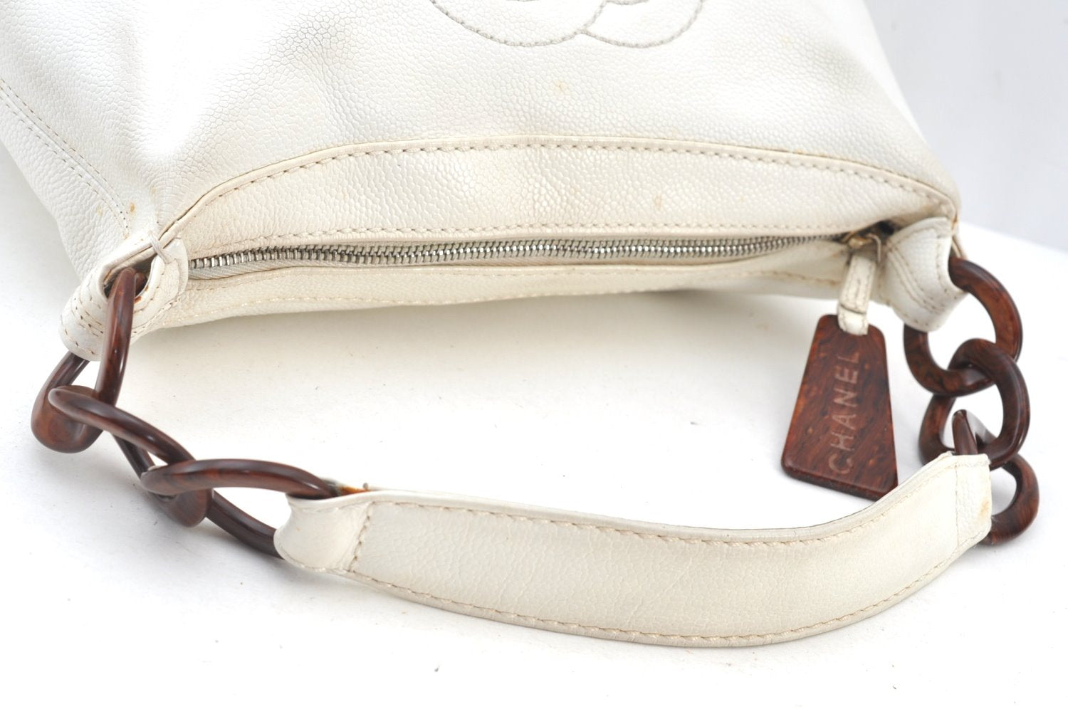 Authentic CHANEL Vintage Caviar Skin Shoulder Hand Bag Purse White 8831H