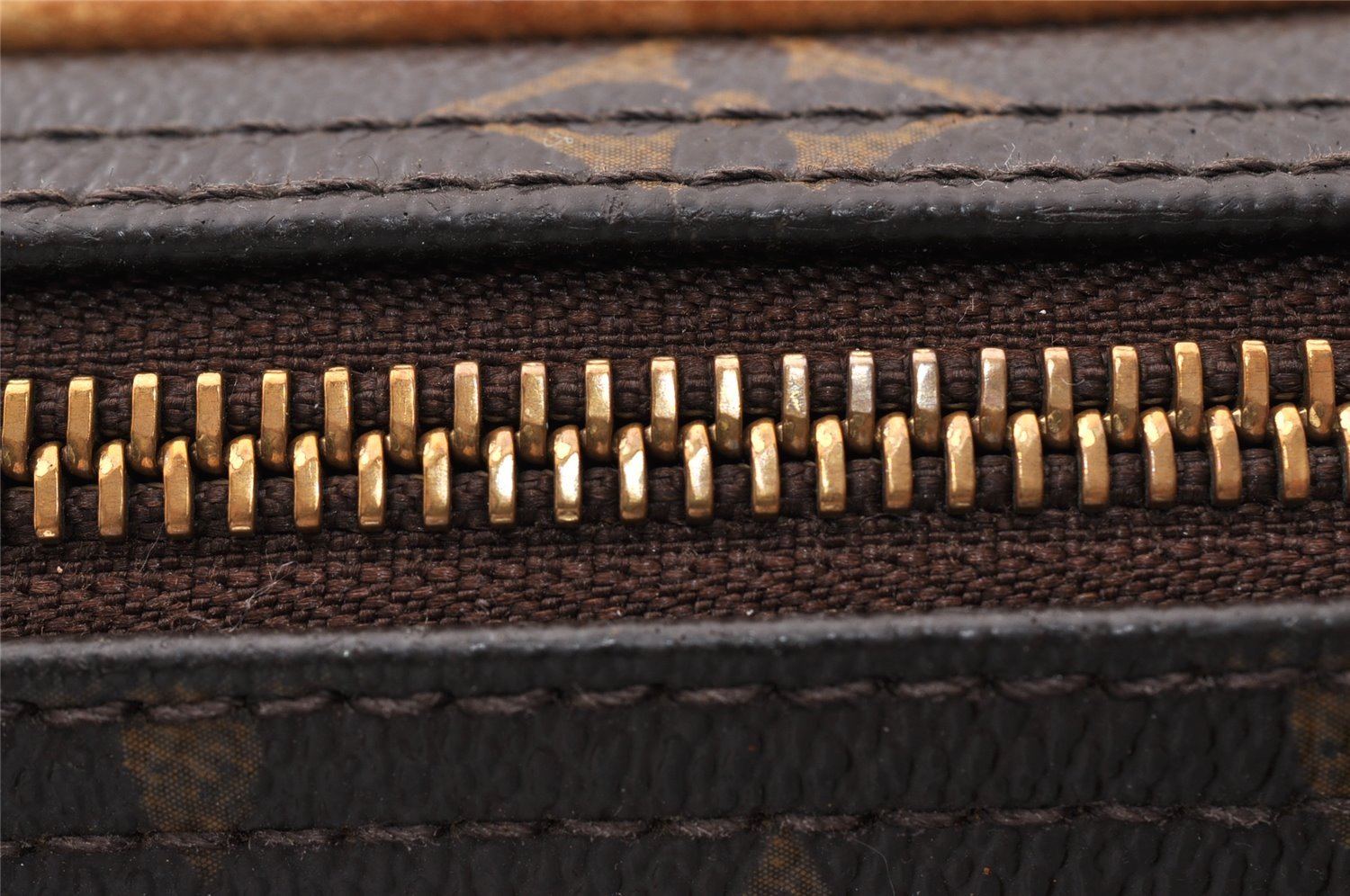 Authentic Louis Vuitton Monogram Reporter PM Shoulder Bag M45254 Junk 8832I