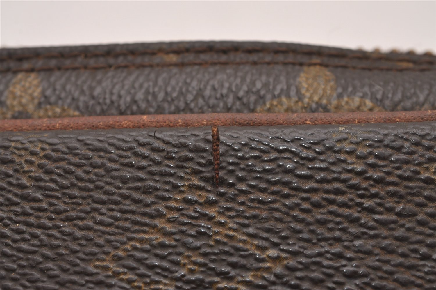 Auth Louis Vuitton Monogram Marly Dragonne PM Clutch Hand Bag Old Model LV 8836I