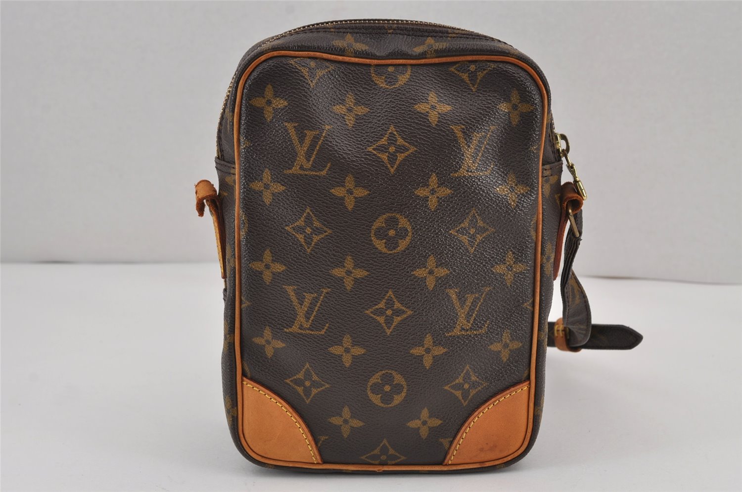 Authentic Louis Vuitton Monogram Amazone Shoulder Cross Bag M45236 Junk 8838J