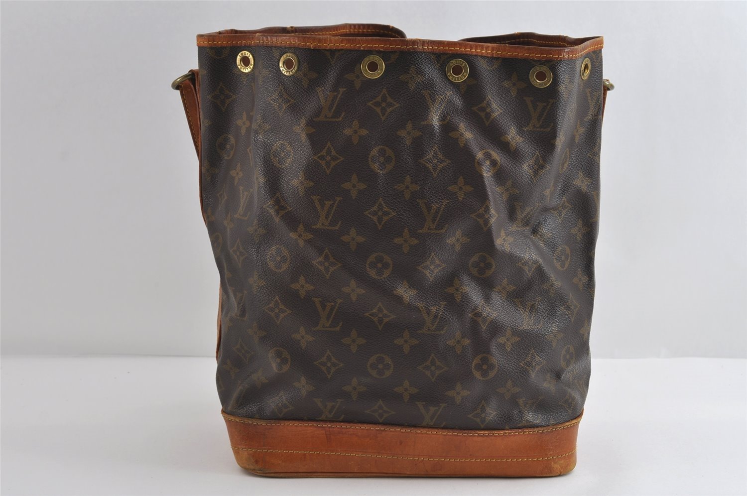 Authentic Louis Vuitton Monogram Noe Shoulder Drawstring Bag M42224 LV 8839I